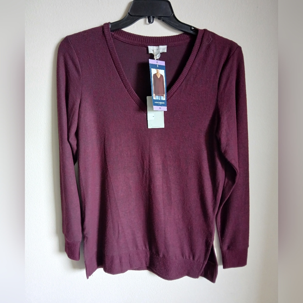 𝅺NWT Lucky Brand Size XS Burgundy Soft Stretch V Neck Sweater